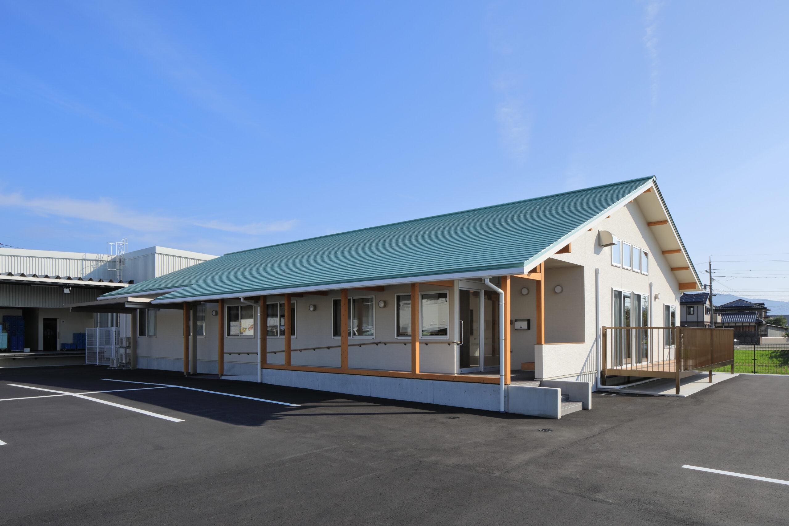 コープやまぐち通所介護施設の外観